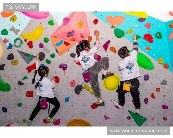 攀岩青少年选拔赛城市站爆满，基层氛围强劲