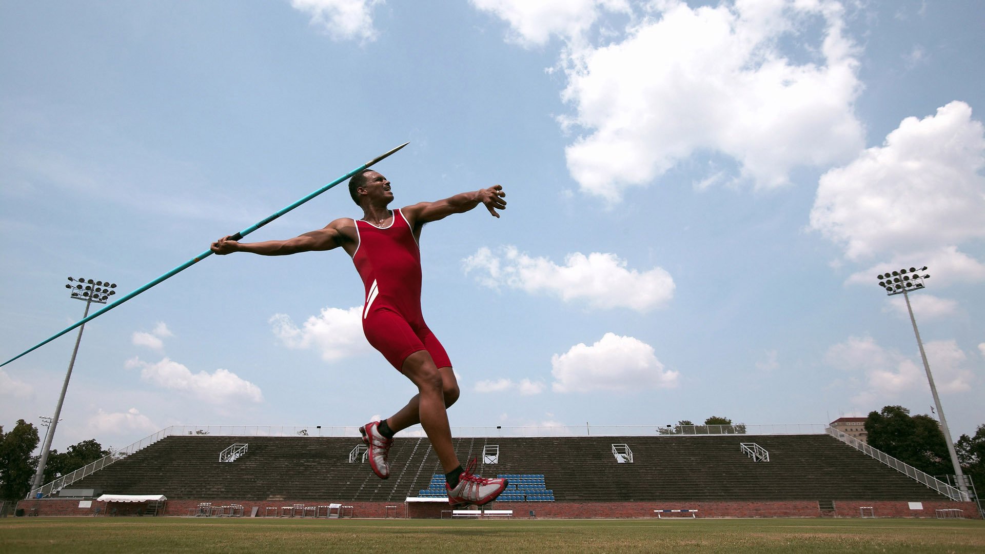 星空娱乐客服-“腰旗美式橄榄球：东部新区赛场点燃运动员挑战极限的热情”